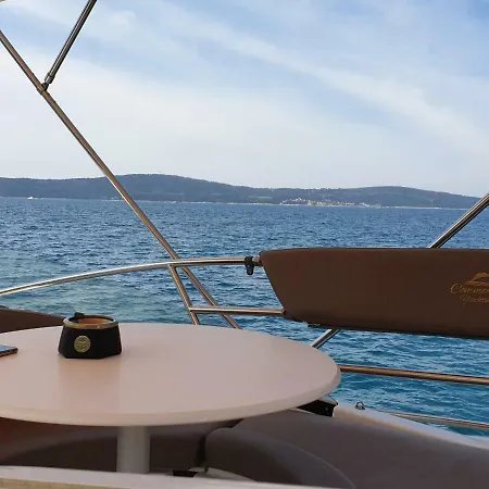 Jeanneau Prestige 46 Fly 度假居